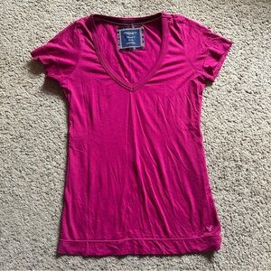 American Eagle Outfitters Magenta V-Neck Tee Shirt Favorite T Medium